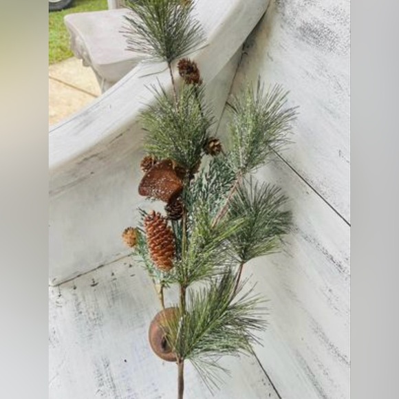 *Icy Pine & Rusty Bell Branch - Picture 5 of 10